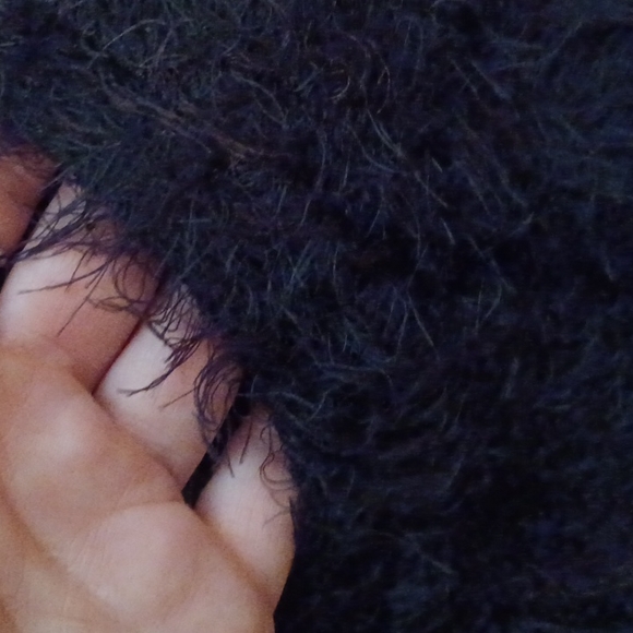 Eyelash fuzzy sweater S/M - Picture 4 of 4